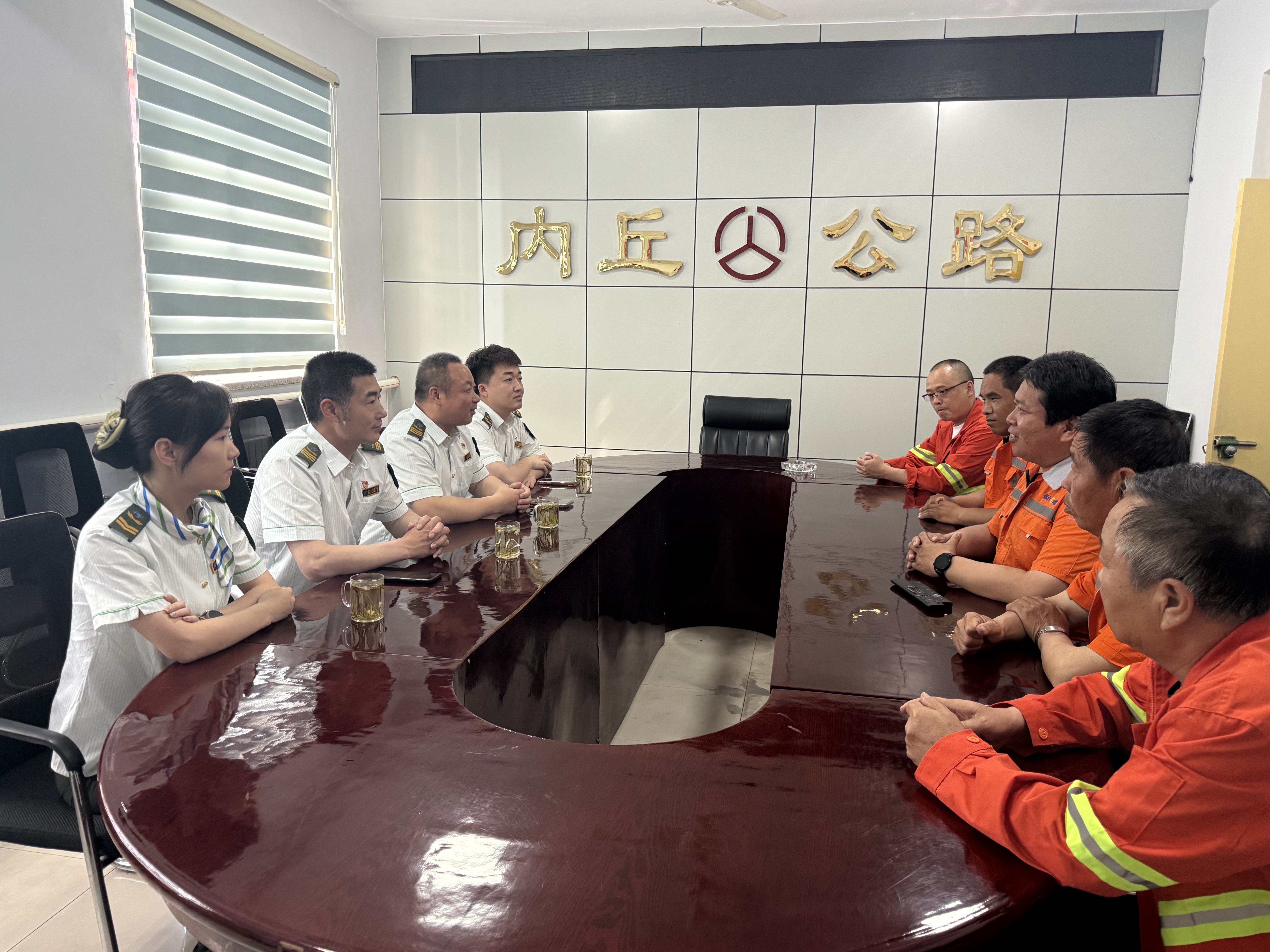 以支部共建为纽带 跨界走访探路情——内丘北、扁鹊收费站主动对接地方公路部门共谋引流增收.jpg 以支部共建为纽带 跨界走访探路情——内丘北、扁鹊收费站主动对接地方公路部门共谋引流增收.jpg
